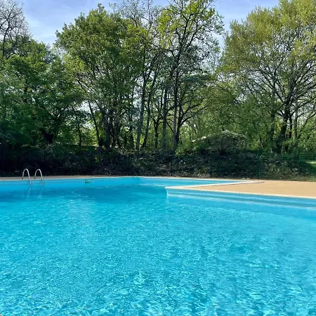 Camping De Bois-redon *