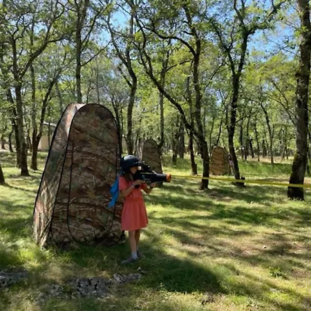 Camping De Bois-redon *